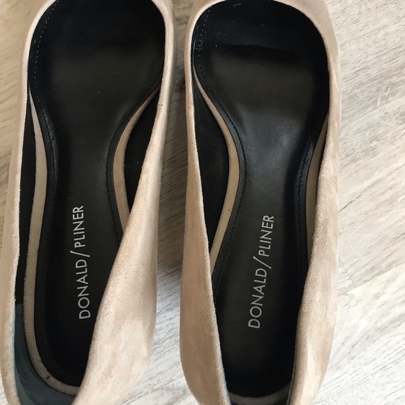 David Pliner Beige Leather/Suede Low Pump Heel Size 9 1/2 Gorgeous - Picture 5 of 8